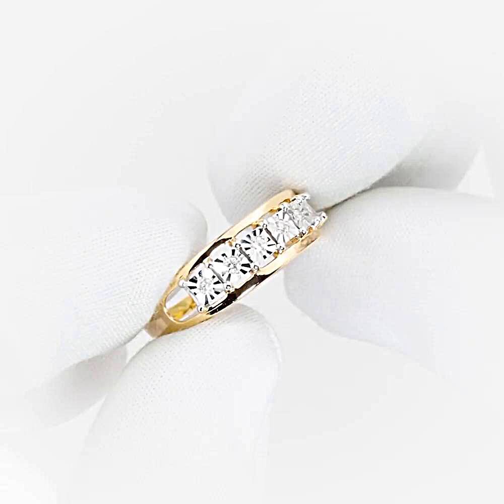 Кольцо с бриллиантами из красного золота 585 пробы Кольцо с бриллиантами из красного золота 585 пробы