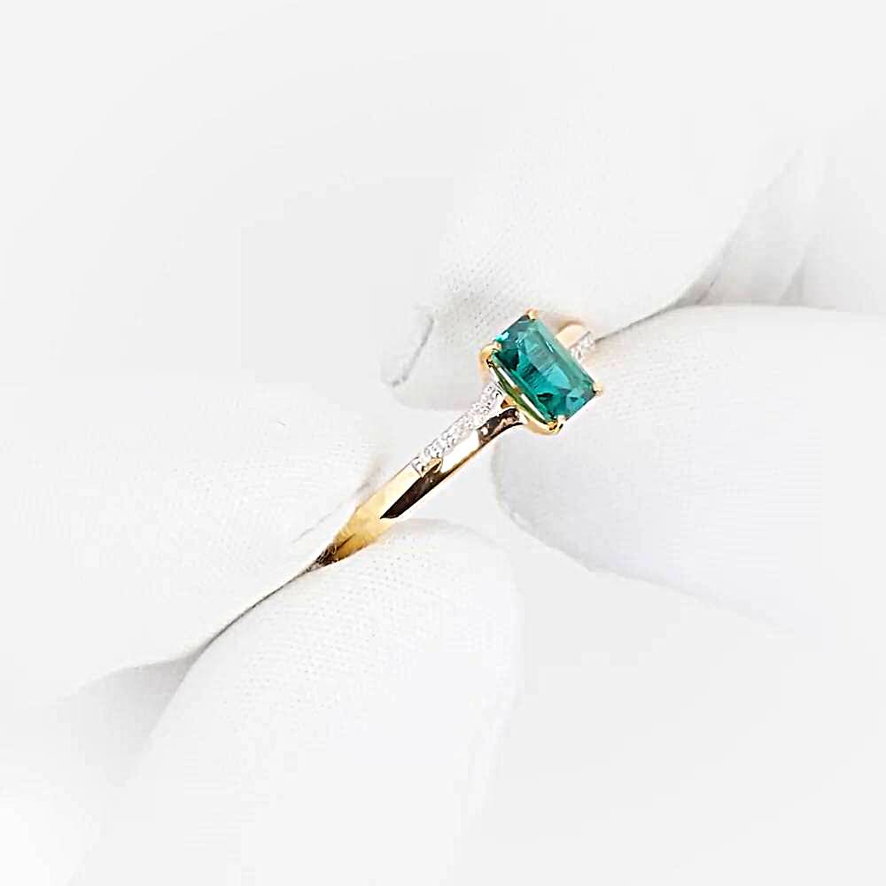 Кольцо с гидротермальным изумрудом и бриллиантами из красного золота 375 пробы 1