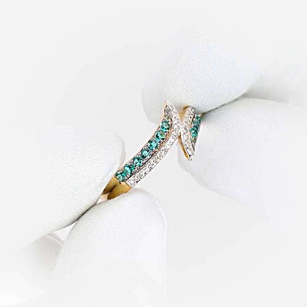 Кольцо с гидротермальным изумрудом и бриллиантами из красного золота 585 пробы