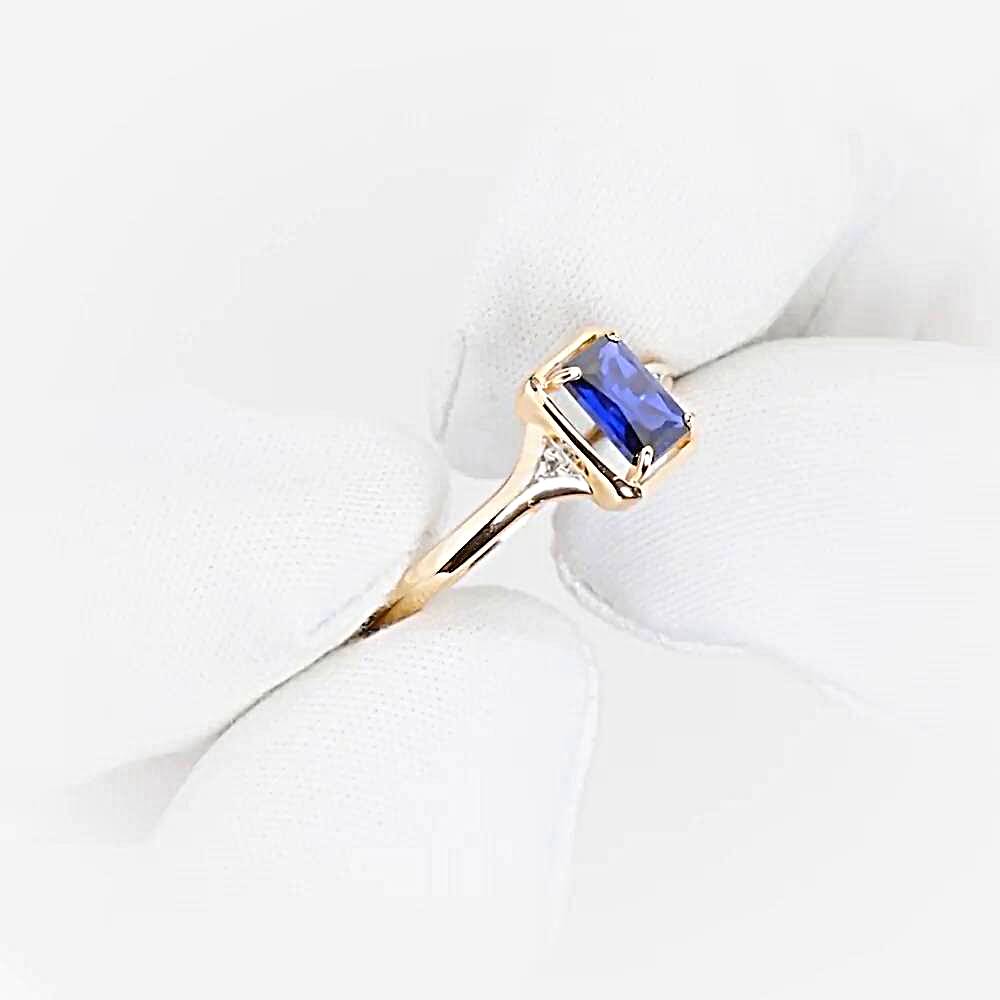 Кольцо с сапфиром синтетическим и бриллиантами из красного золота 375 пробы 1