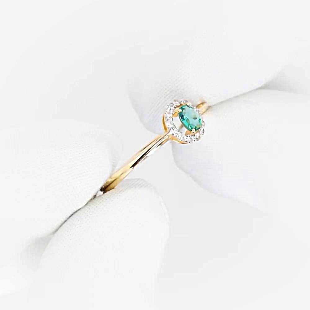 Кольцо с гидротермальным изумрудом и бриллиантами из красного золота 375 пробы Кольцо с гидротермальным изумрудом и бриллиантами из красного золота 375 пробы