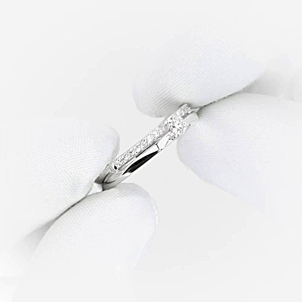 Кольцо с бриллиантами из белого золота 585 пробы Кольцо с бриллиантами из белого золота 585 пробы