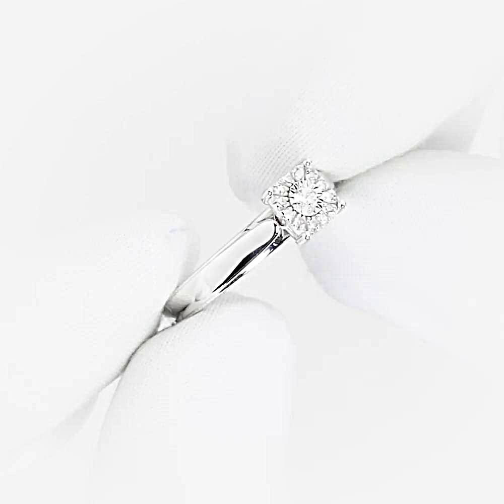 Кольцо с бриллиантами из белого золота 585 пробы Кольцо с бриллиантами из белого золота 585 пробы