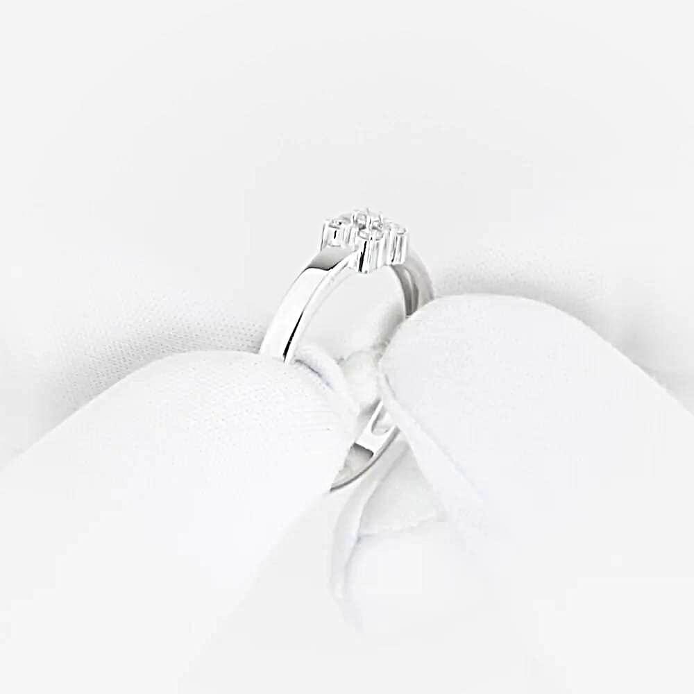 Кольцо с бриллиантами из белого золота 585 пробы Кольцо с бриллиантами из белого золота 585 пробы