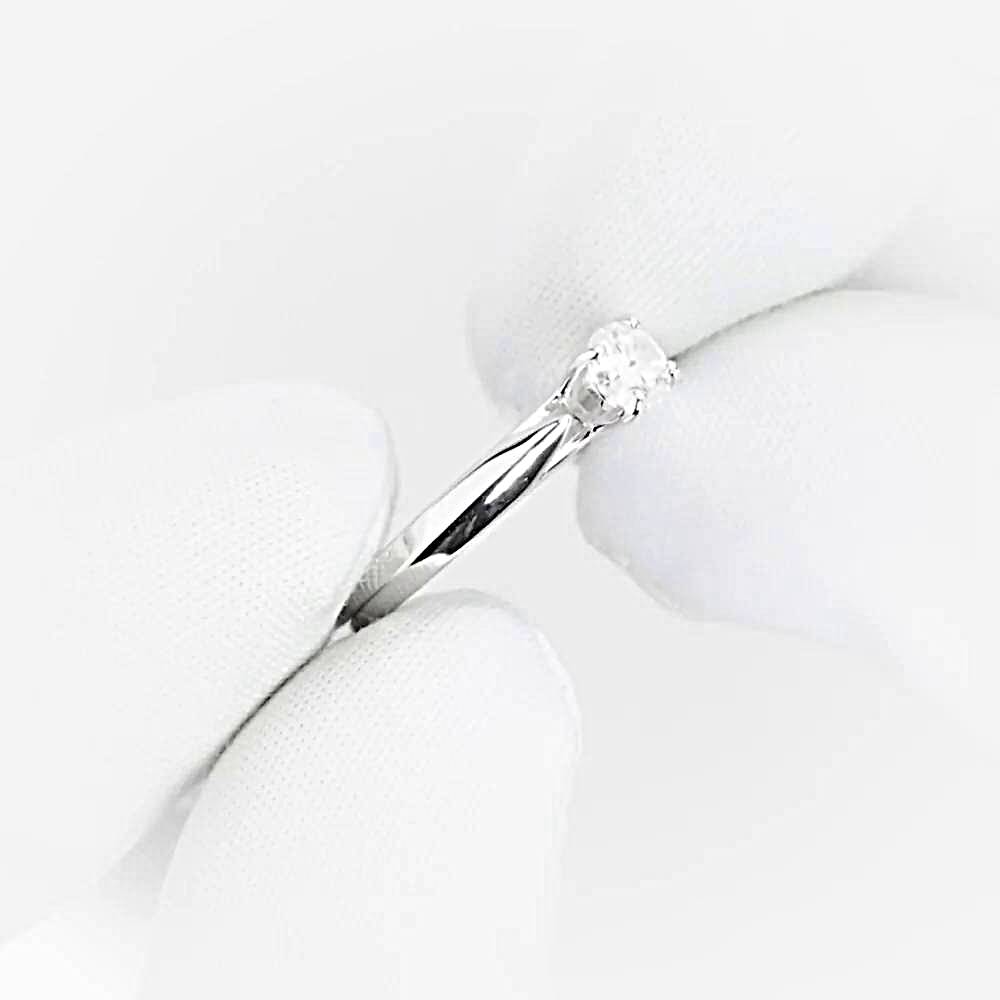 Кольцо с муассанитом из белого золота 585 пробы