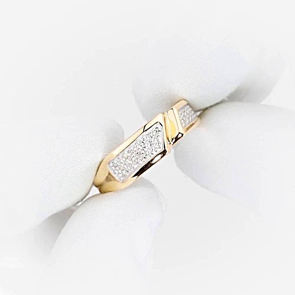 Кольцо с бриллиантами из красного золота 585 пробы Кольцо с бриллиантами из красного золота 585 пробы