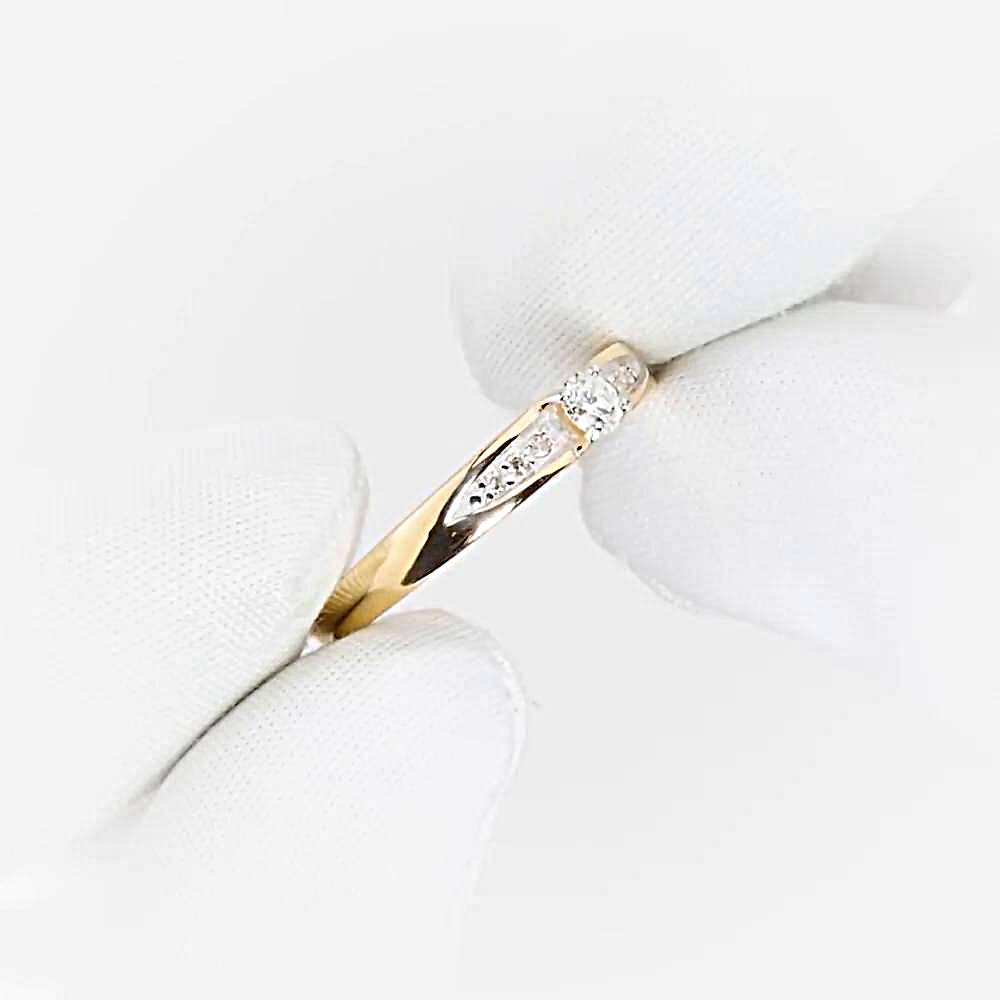 Кольцо с бриллиантами из красного золота 585 пробы Кольцо с бриллиантами из красного золота 585 пробы