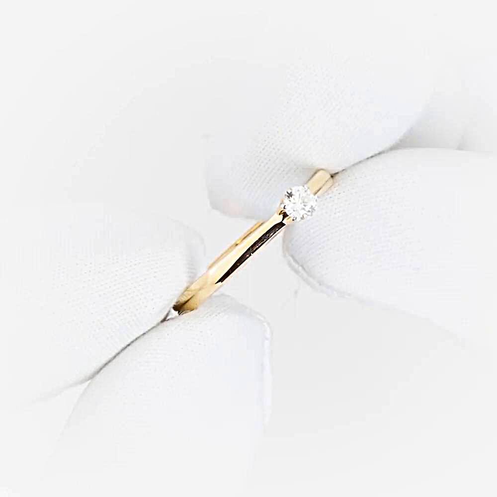 Кольцо с бриллиантом из красного золота 585 пробы Кольцо с бриллиантом из красного золота 585 пробы