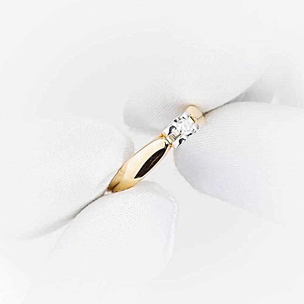 Кольцо с бриллиантом из красного золота 585 пробы Кольцо с бриллиантом из красного золота 585 пробы