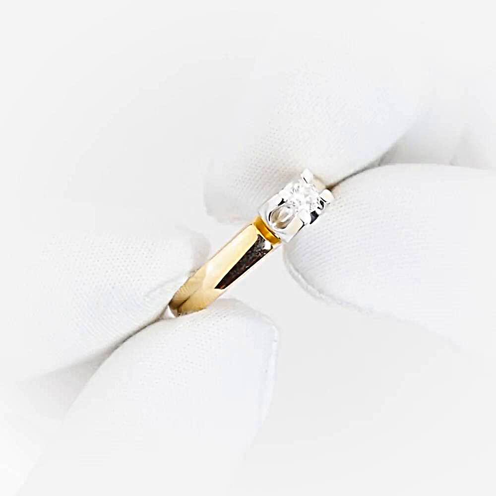 Кольцо с бриллиантом из красного золота 585 пробы Кольцо с бриллиантом из красного золота 585 пробы