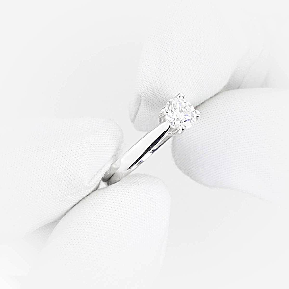 Кольцо с выращенным бриллиантом из белого золота 585 пробы 1