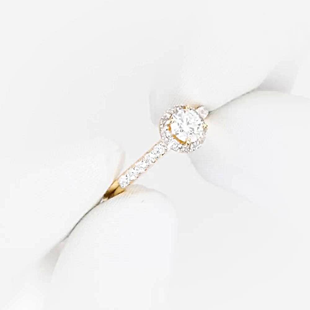 Кольцо с выращенными бриллиантами из красного золота 585 пробы Кольцо с выращенными бриллиантами из красного золота 585 пробы