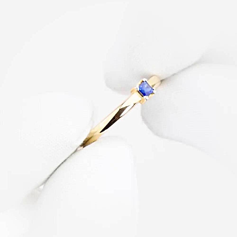 Кольцо с сапфиром синтетическим из красного золота 375 пробы