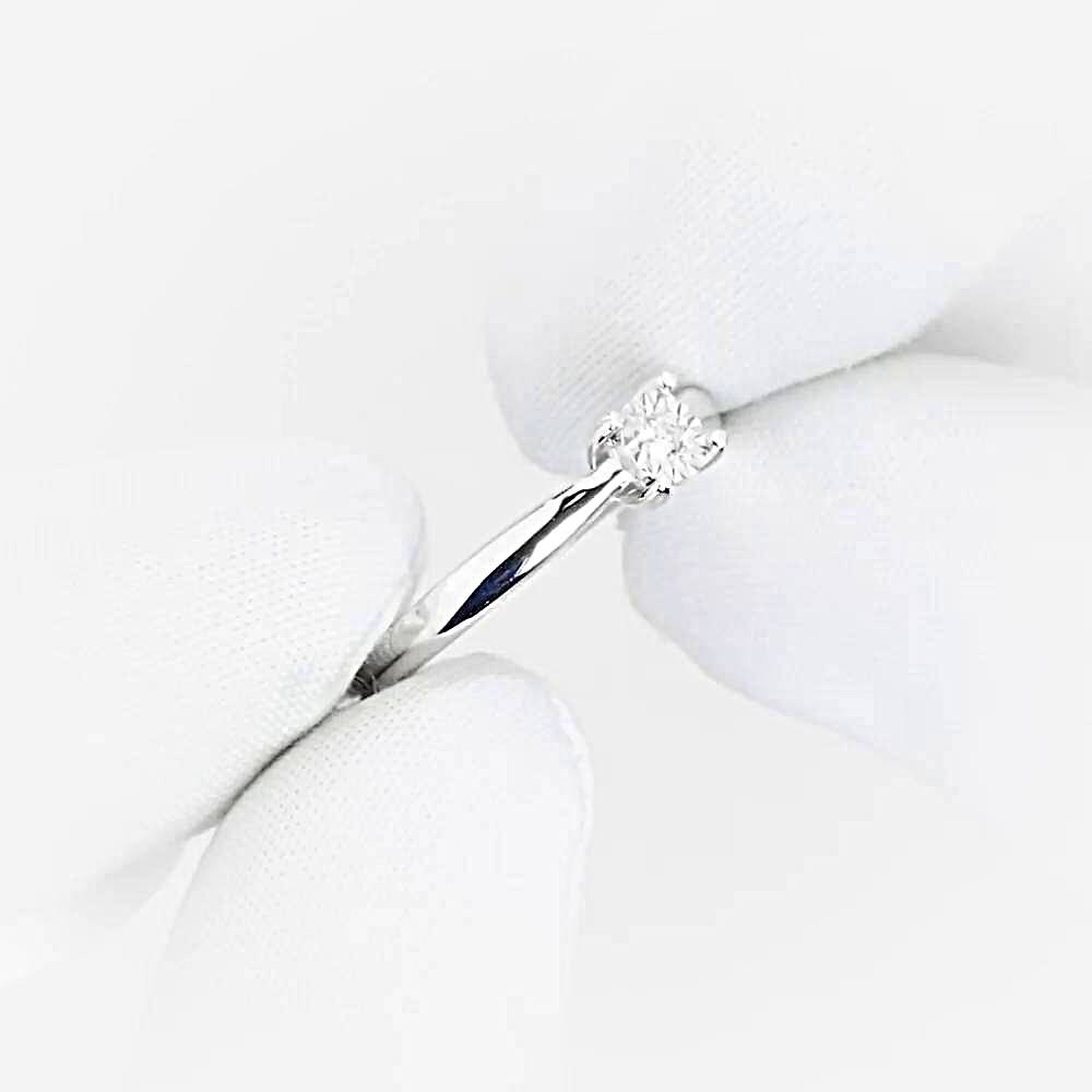 Кольцо с бриллиантом из белого золота 585 пробы Кольцо с бриллиантом из белого золота 585 пробы