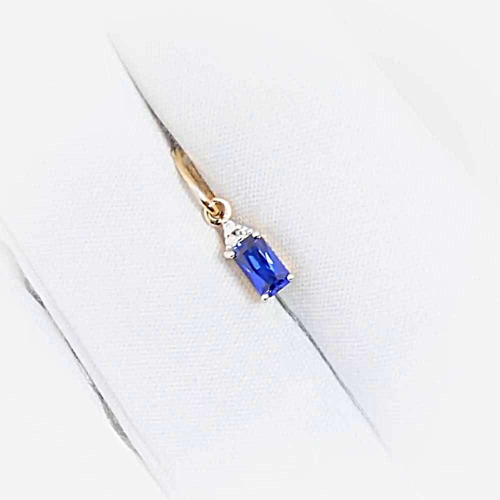 Подвес с сапфиром синтетическим и бриллиантами из красного золота 585 пробы Подвес с сапфиром синтетическим и бриллиантами из красного золота 585 пробы