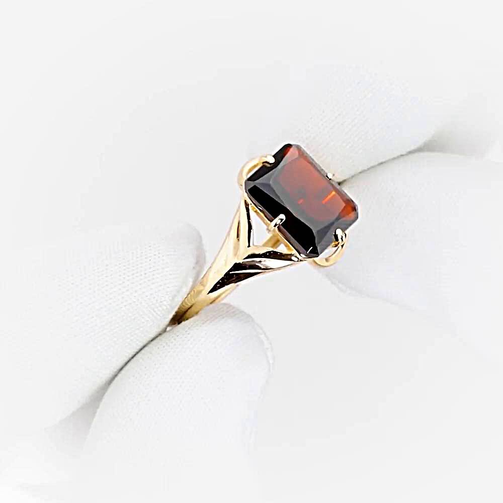 Кольцо с гранатом из красного золота 585 пробы 1