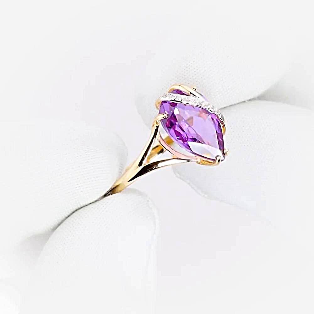 Кольцо с александритом синтетическим и фианитами из красного золота 585 пробы 1