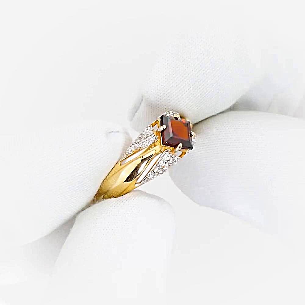 Кольцо с гранатами и фианитами из красного золота 585 пробы 1