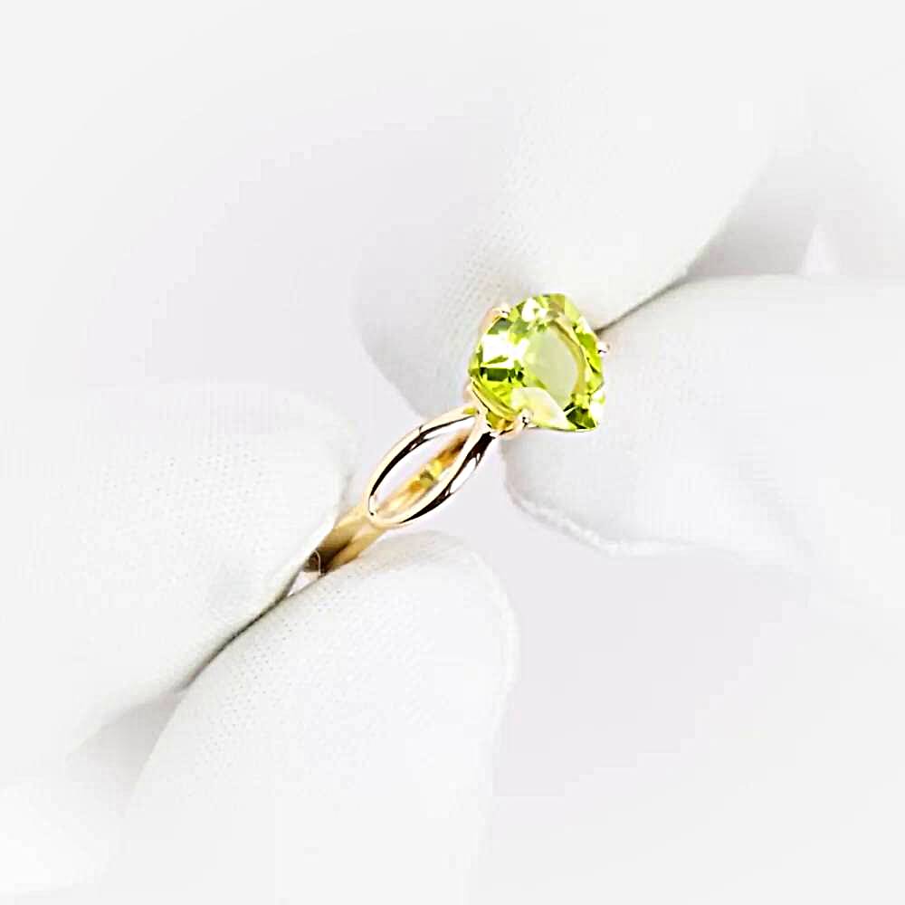 Кольцо с хризолитом из красного золота 585 пробы 1