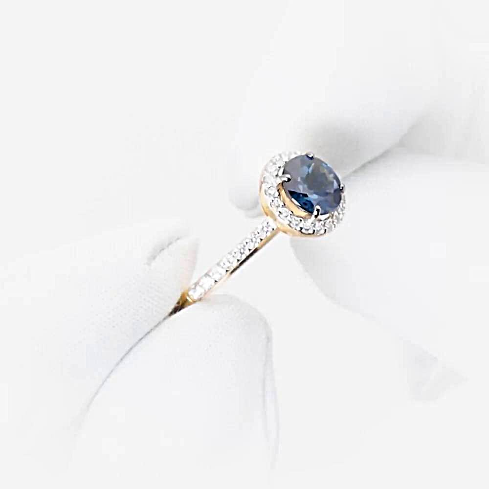 Кольцо с топазом лондон и фианитами из красного золота 585 пробы