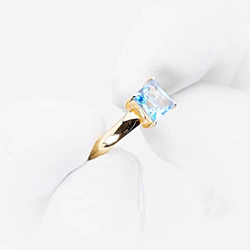 Кольцо с топазом из красного золота 585 пробы Кольцо с топазом из красного золота 585 пробы