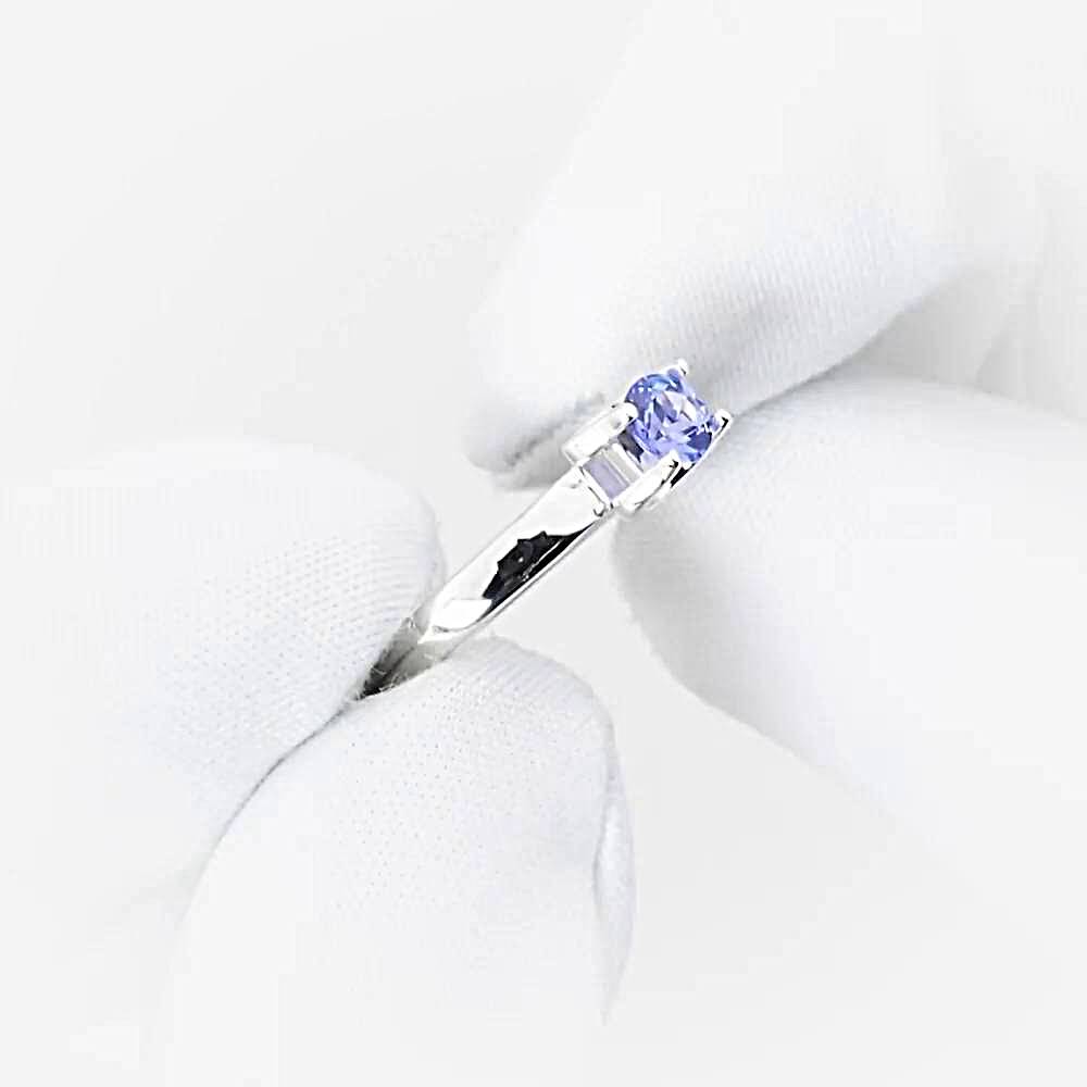 Кольцо с танзанитом из белого золота 585 пробы