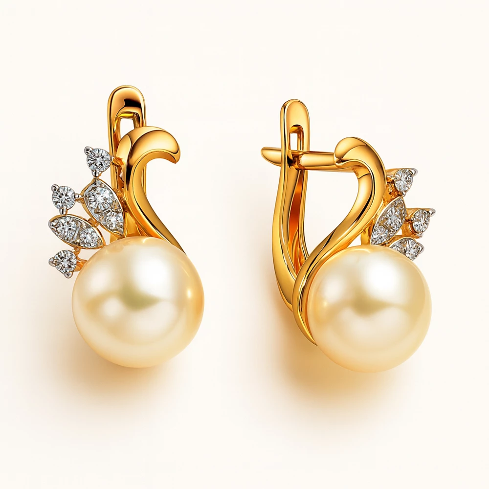 Серьги с культивированным жемчугом и фианитами из красного золота 585 пробы Серьги с культивированным жемчугом и фианитами из красного золота 585 пробы