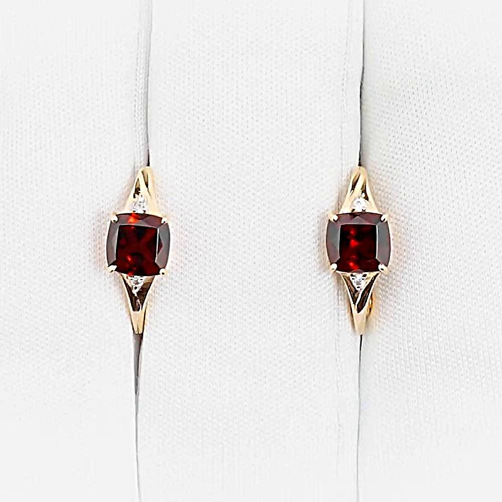 Серьги с гранатами и фианитами из красного золота 375 пробы