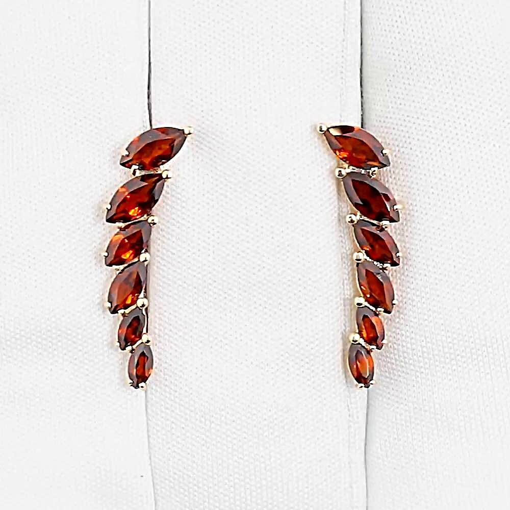 Серьги с гранатами из красного золота 585 пробы Серьги с гранатами из красного золота 585 пробы