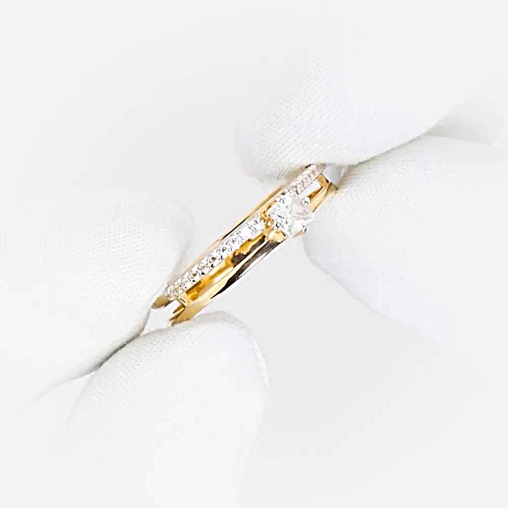 Кольцо с фианитами из красного золота 585 пробы Кольцо с фианитами из красного золота 585 пробы