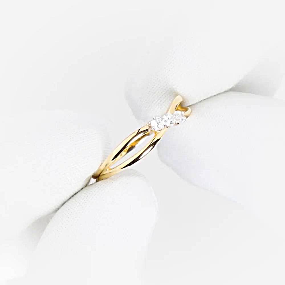 Кольцо с фианитами из красного золота 585 пробы Кольцо с фианитами из красного золота 585 пробы