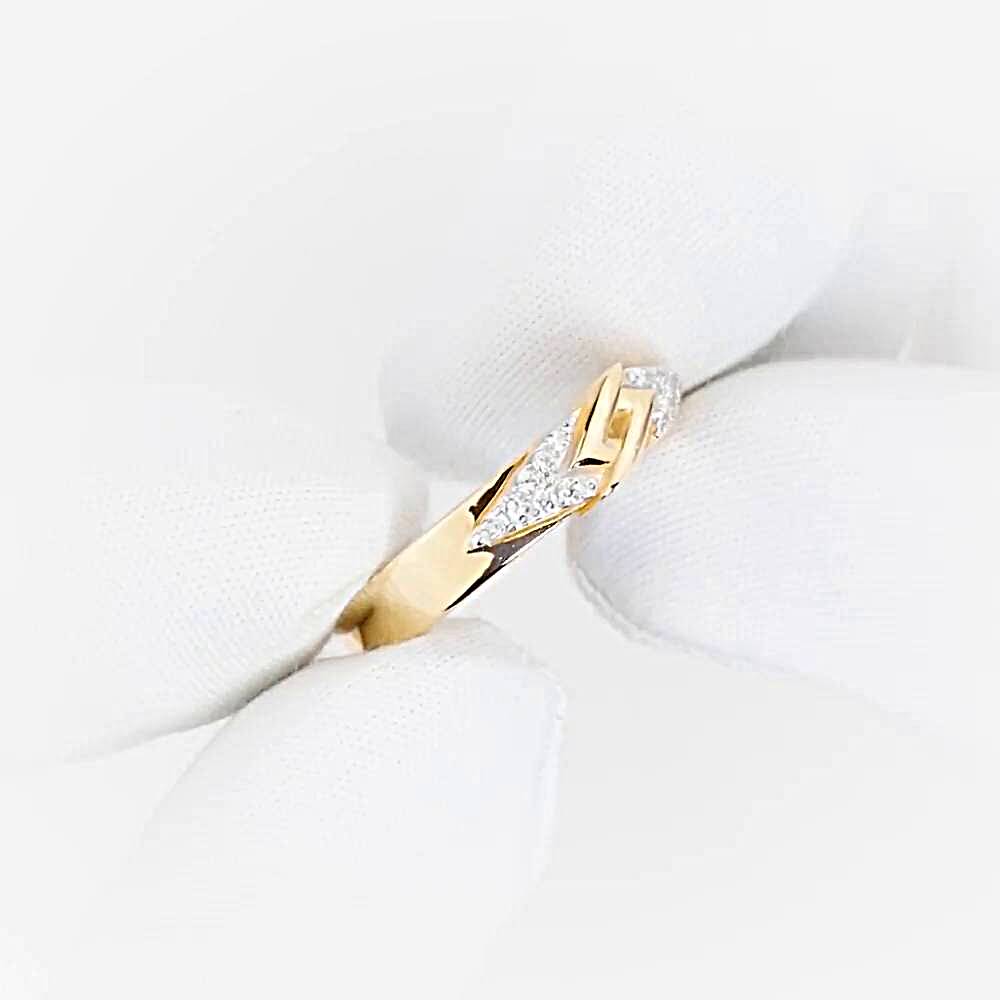 Кольцо с фианитами из красного золота 585 пробы Кольцо с фианитами из красного золота 585 пробы