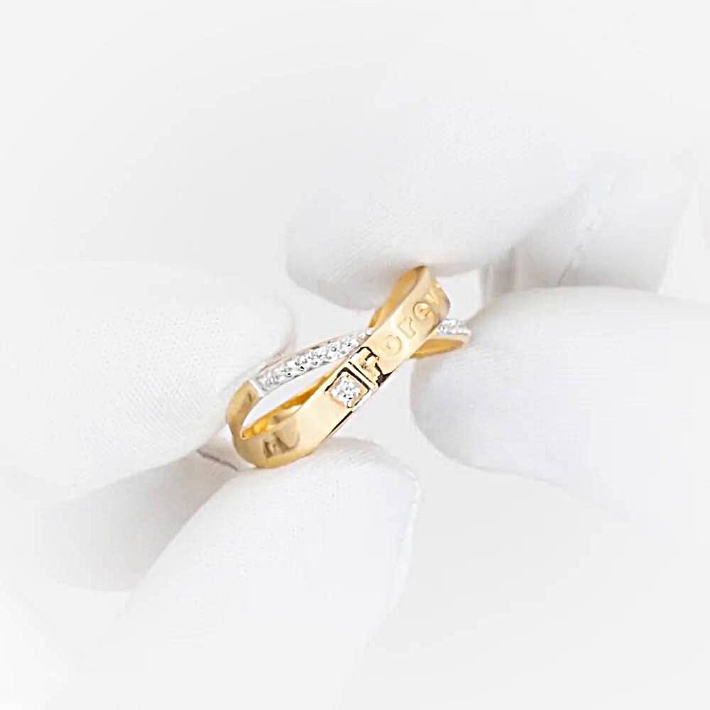 Кольцо с фианитами из красного золота 585 пробы Кольцо с фианитами из красного золота 585 пробы