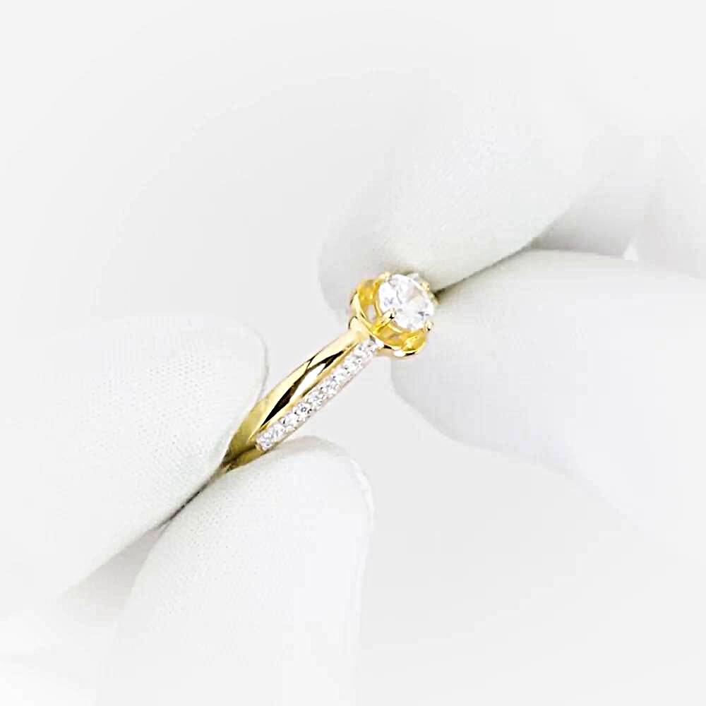 Кольцо с фианитами из желтого золота 585 пробы