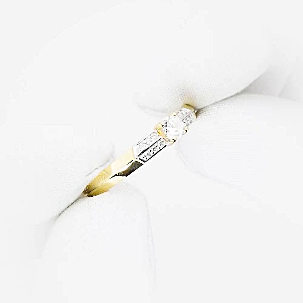 Кольцо с фианитами из желтого золота 585 пробы