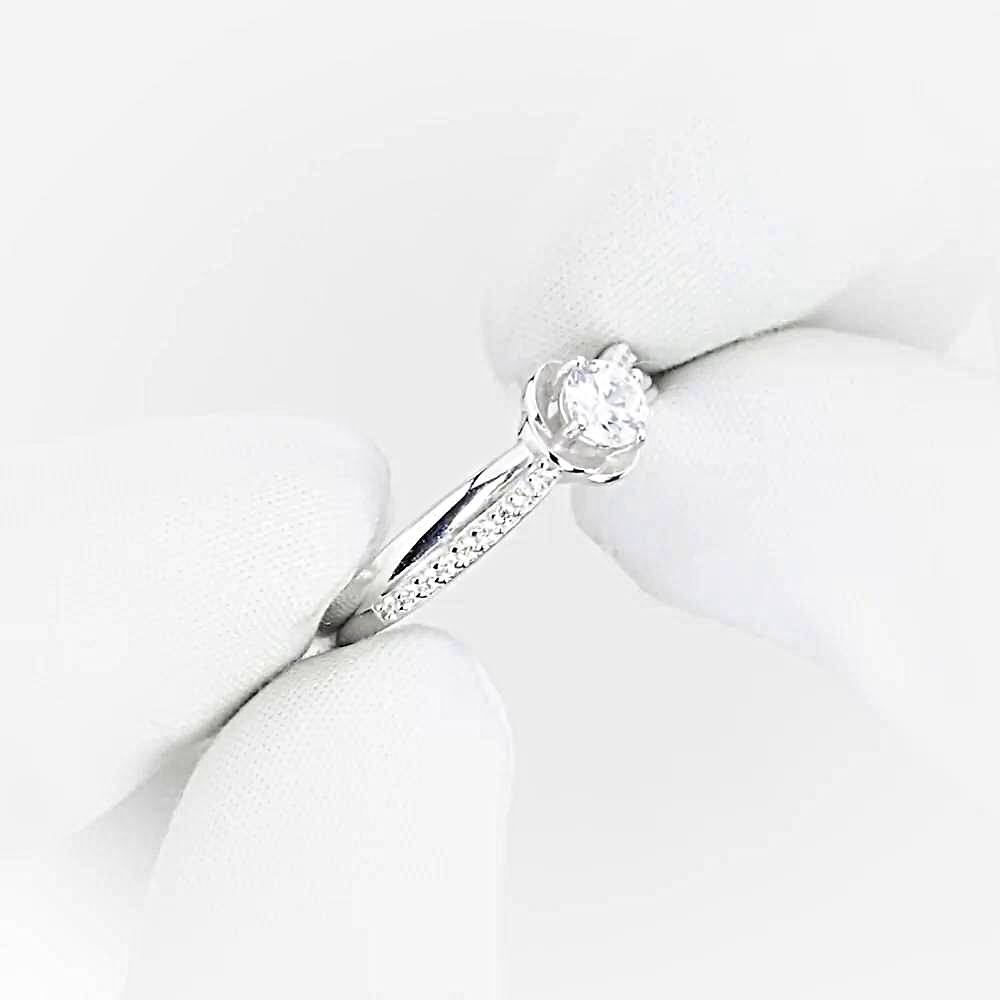 Кольцо с фианитами из белого золота 585 пробы