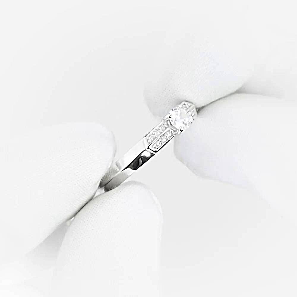 Кольцо с фианитами из белого золота 585 пробы