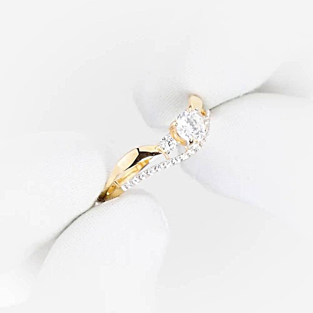 Кольцо с фианитами из красного золота 585 пробы Кольцо с фианитами из красного золота 585 пробы