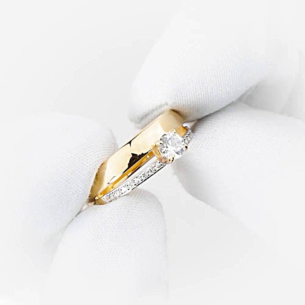 Кольцо с фианитами из красного золота 585 пробы