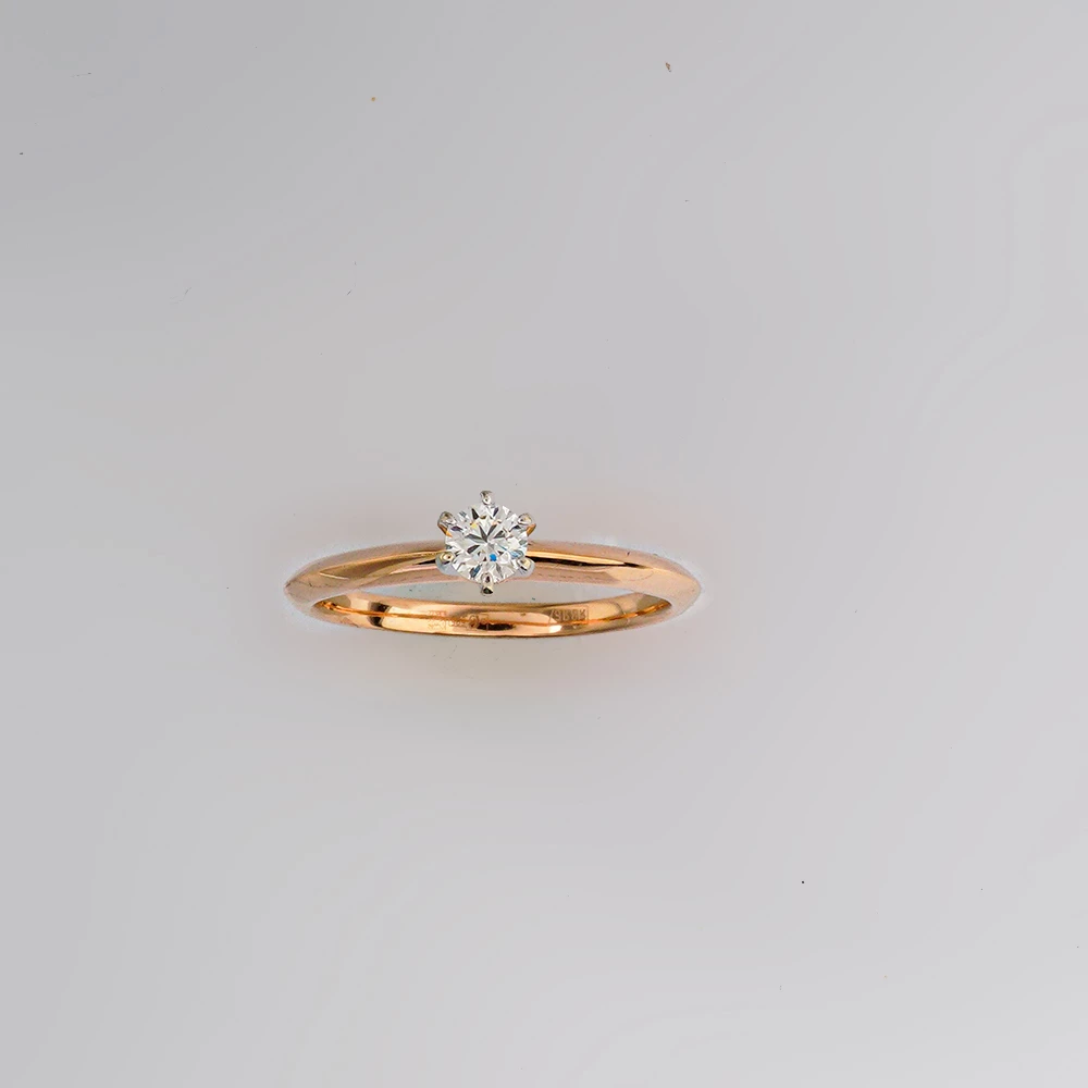 Кольцо с бриллиантом из красного золота 585 пробы