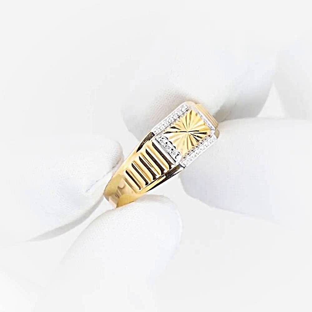 Кольцо с фианитами из красного золота 375 пробы