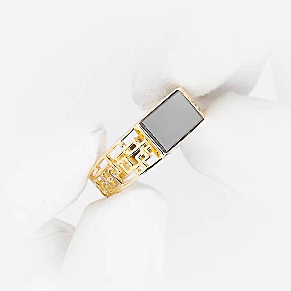 Кольцо с фианитом из красного золота 585 пробы