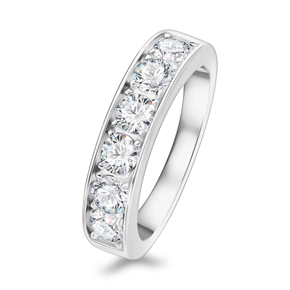 Кольцо с фианитами из серебра 925 пробы