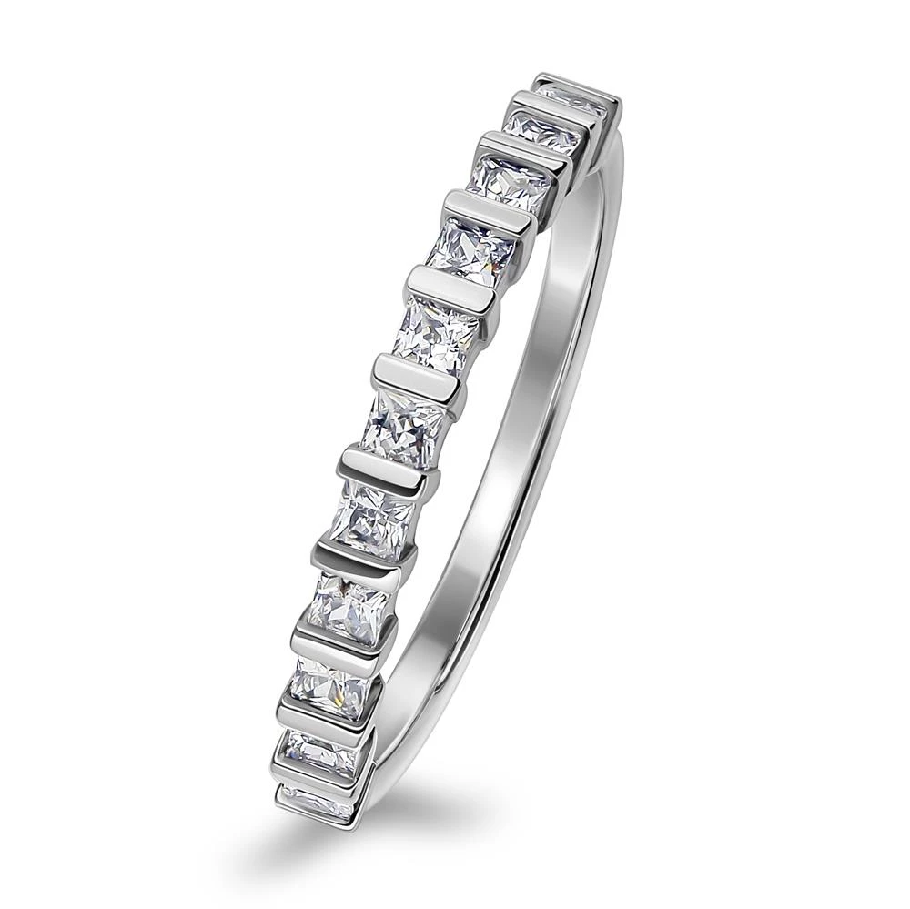 Кольцо с фианитами из серебра 925 пробы