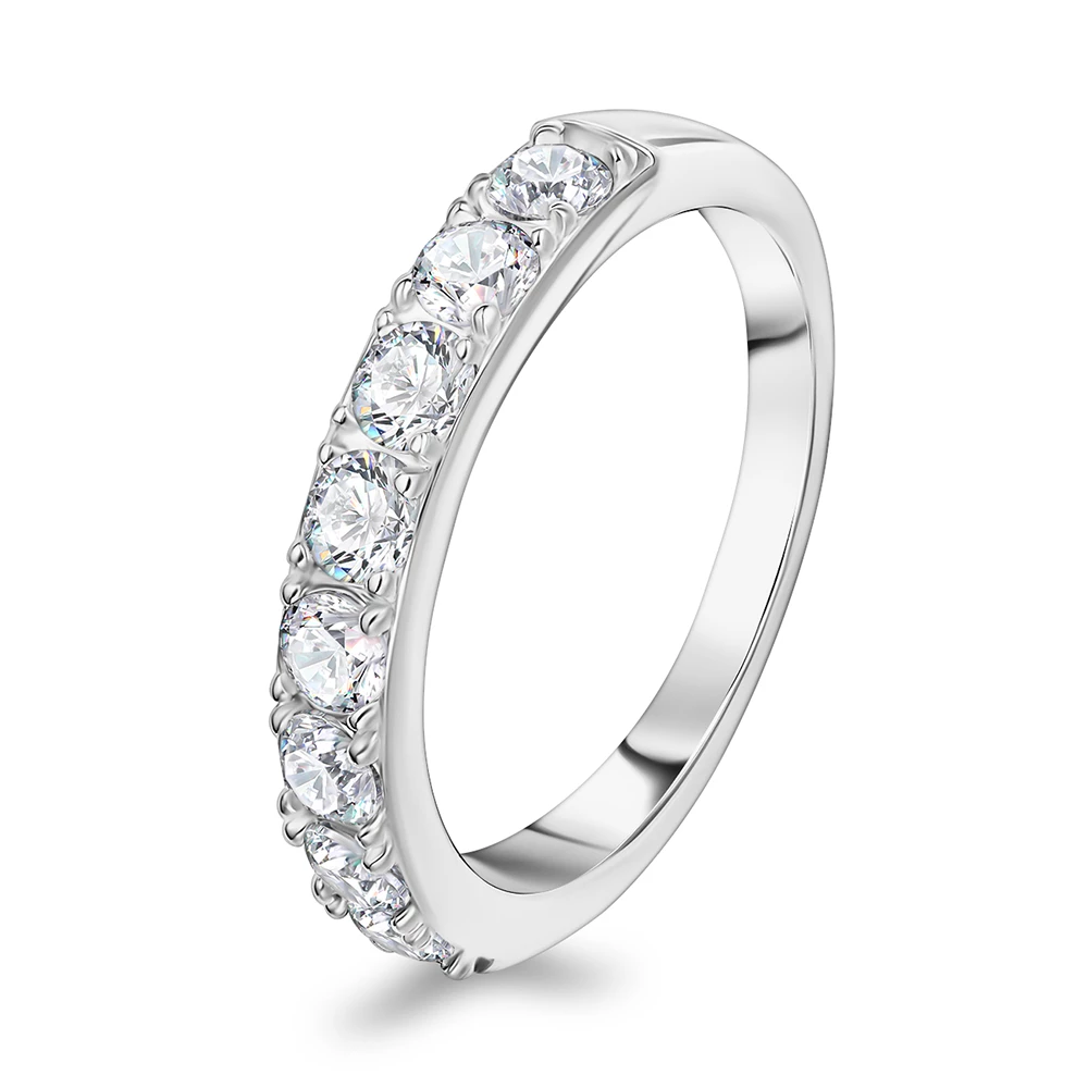 Кольцо с фианитами из серебра 925 пробы