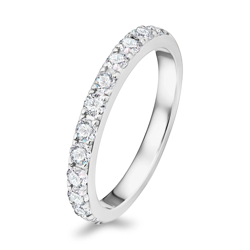 Кольцо с фианитами из серебра 925 пробы