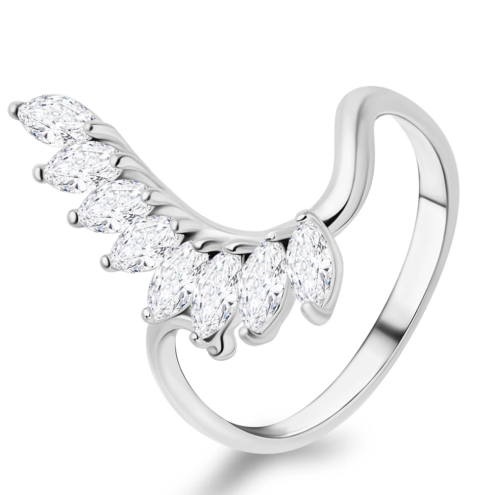 Кольцо с фианитами из серебра 925 пробы Кольцо с фианитами из серебра 925 пробы