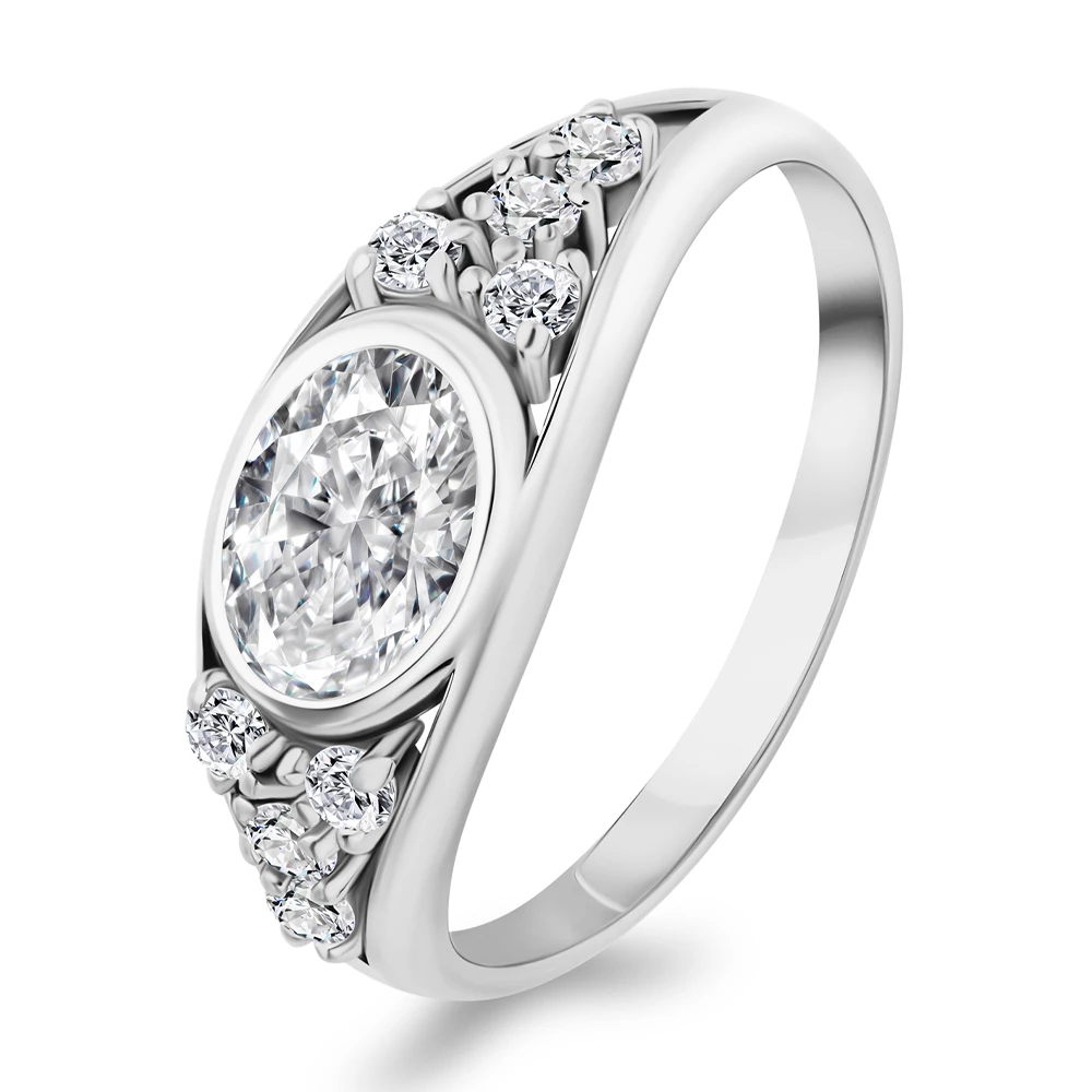 Кольцо с фианитами из серебра 925 пробы