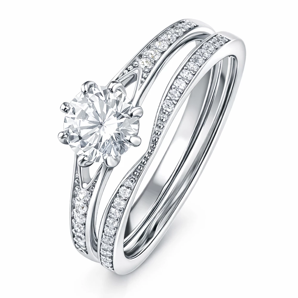 Кольцо с фианитами из серебра 925 пробы