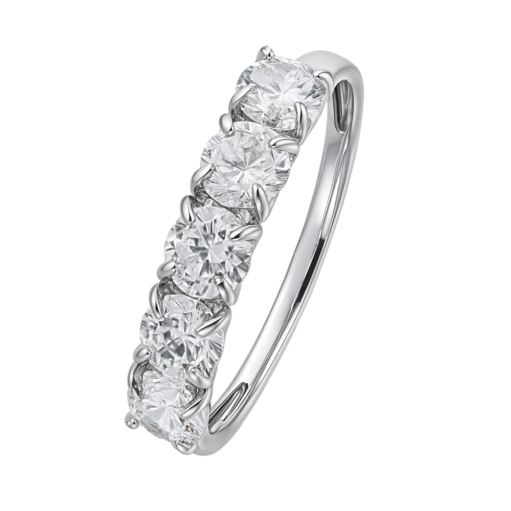 Кольцо с фианитами из серебра 925 пробы